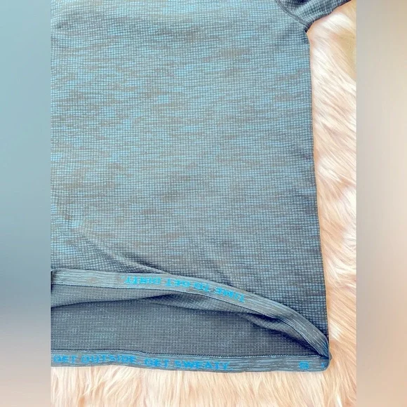 Lululemon Athletica Gray Short Sleeve Tee Relaxed Fit - Picture 5 of 5